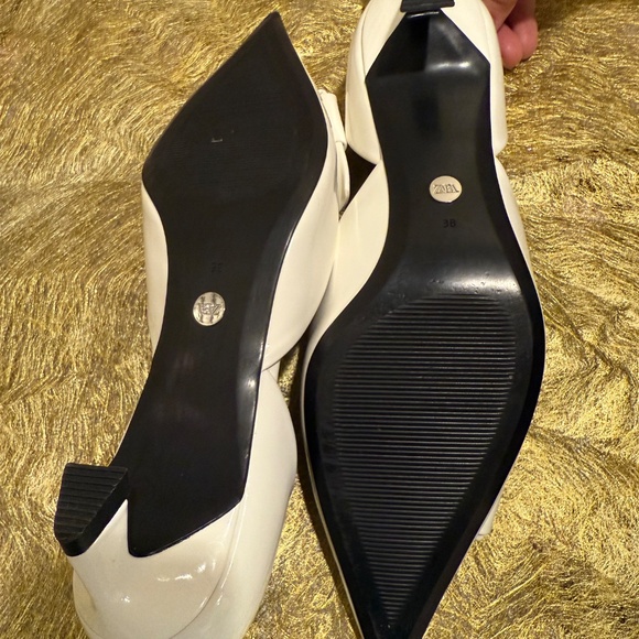 Zara White Women's Shoes - Picture 2 of 3